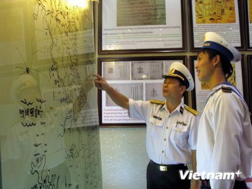 « Hoang Sa, Truong Sa-les preuves historiques et juridiques » arrive à Cao Bang « Hoang Sa, Truong Sa-les preuves historiques et juridiques » arrive à Cao Bang